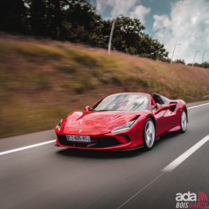 Location voiture sportive Ferrari F8 Tributo Spider ada bois d'arcy 78 Yvelines