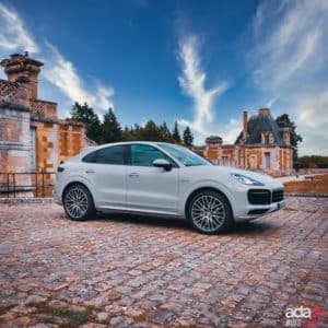 voiture Porsche Cayenne Hybrid en location dans les Yvelines 78 Bois d'Arcy