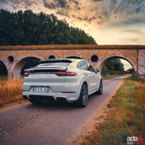 voiture Porsche Cayenne Hybrid en location dans les Yvelines 78 Bois d'Arcy