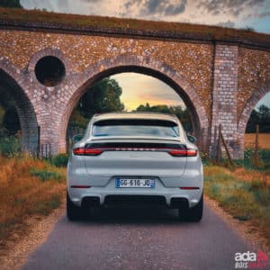 voiture Porsche Cayenne Hybrid en location dans les Yvelines 78 Bois d'Arcy